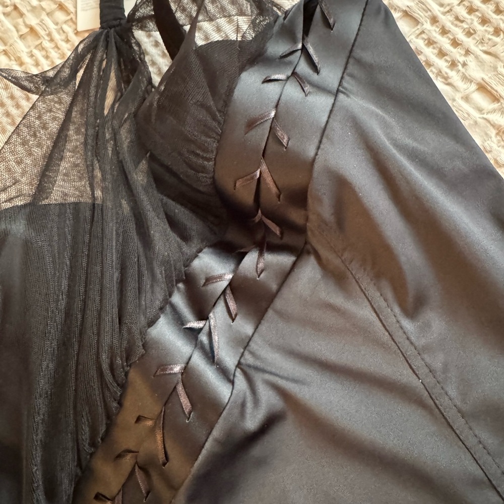La Perla Luxurious Black Corset - Picture 2 of 14